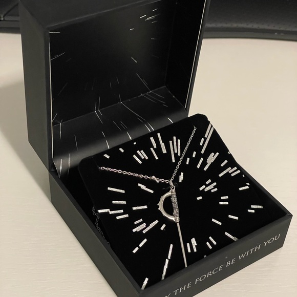 Inquisitor Lightsaber Necklace by Star Wars x RockLove NIB - Picture 3 of 3